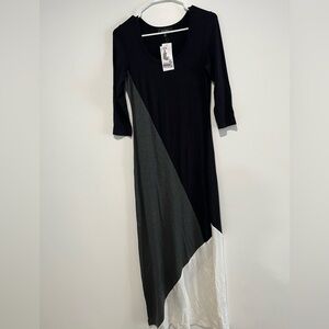 Karen Kane long maxi Dress
Size XS
NWT